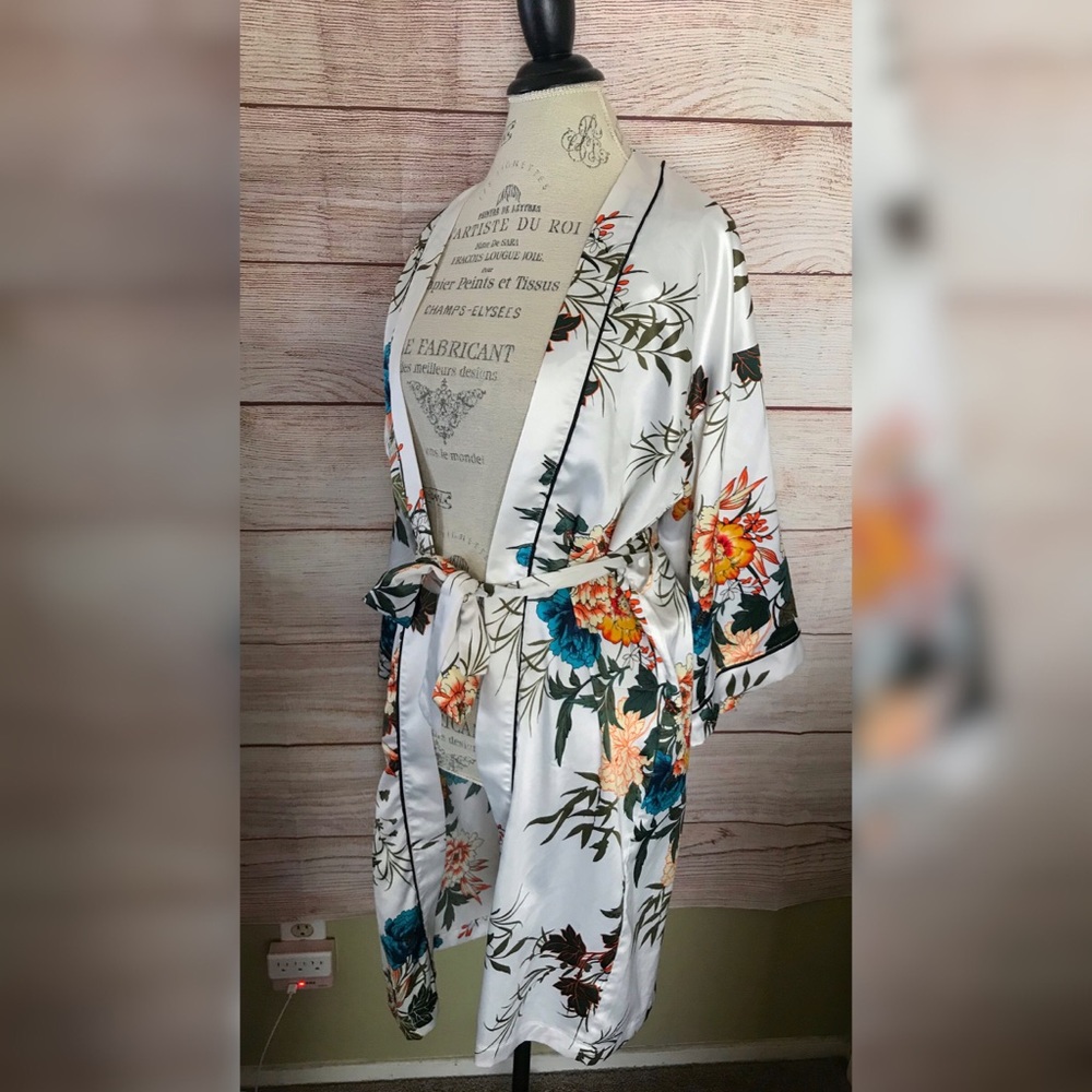 Kimino style robe